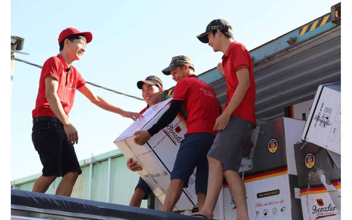 NH&Agrave; PH&Acirc;N PHỐI THIẾT BỊ VỆ SINH GI&Aacute; TỐT NHẤT TẠI L&Acirc;M ĐỒNG